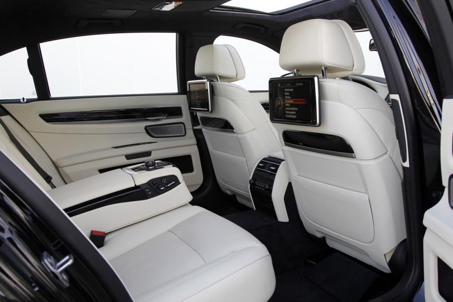  BMW 760i 2008 года  (фото 2 из 11)